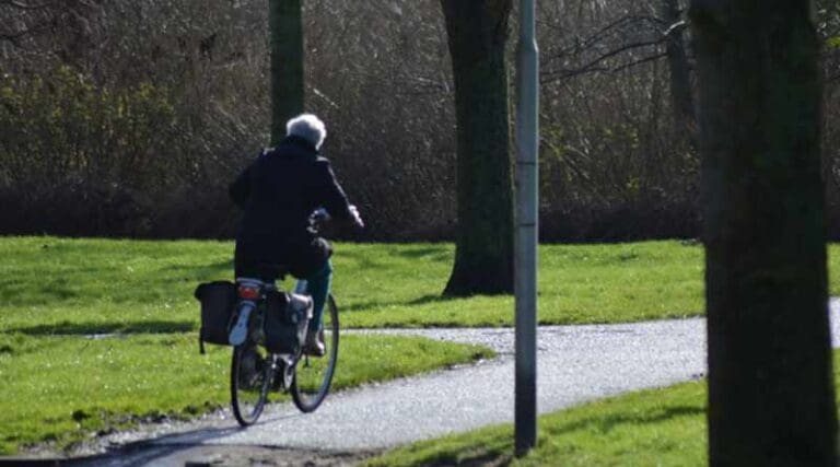 Ouderen kunnen vaak niet omgaan met een elektrische fiets