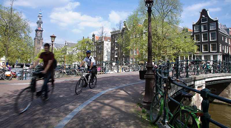 Amsterdam schept meer ruimte voor fietsers