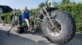 Bouwer wil zijn mammoetfiets in het Guiness record boek.