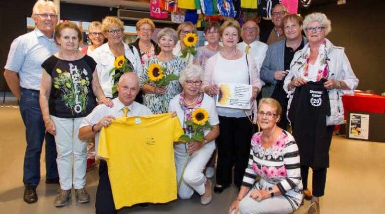 Uitreiking cheques goede doelen van de 32ste Fietsvierdaagse Venray.