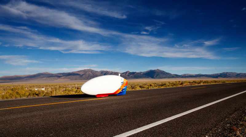 Nederlands-kampioene wielrennen valt vrouwensnelheidsrecord aan 122 km/u