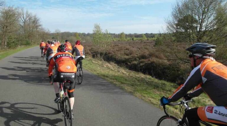 Bij ne9en voorjaarstocht van fietstoerclub Heikera