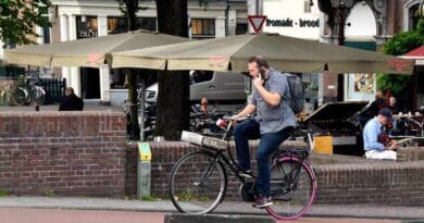 Minister-van-Nieuwenhuizen-wil-het-verkeer-veiliger-maken