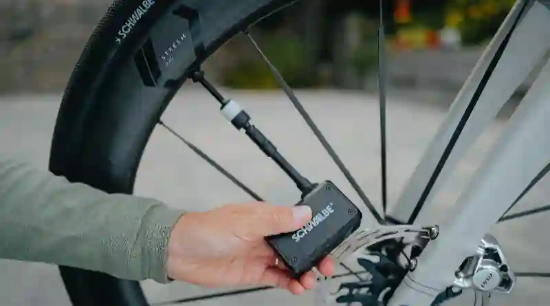 Schwalbe E-Micro Pump: compacte elektrische fietspomp